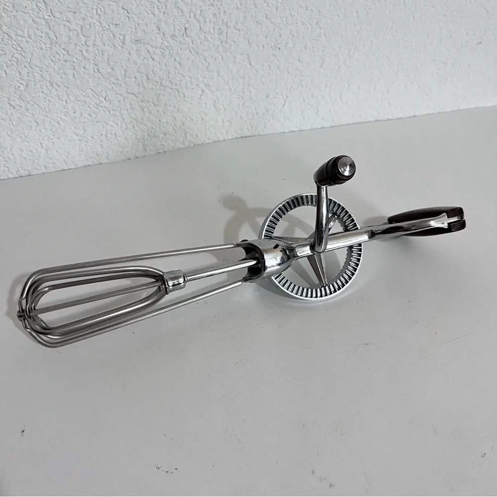 Vintage Classic Stainless Steel Hand Crank Mixer Egg Beater